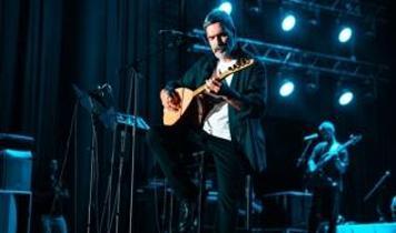 Nevşehir'de Uğur Işılak Rüzgarı esti... Kültür Yolu Festivali'nde konser verdi