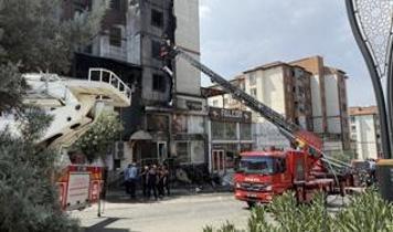 5 katlı binada yangın: Mahsur kalanlar kurtarıldı