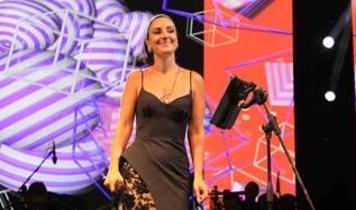Sevcan Orhan Bitlis'te coşturdu: Kurtuluşun 109. yıl dönümünde unutulmaz bir konser!