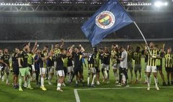 Fenerbahçe'nin Feyenoord'u 5-2 mağlup etmesi Hollanda basınında geniş yankı buldu