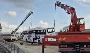 Kuzey Marmara Otoyolu'nda yolcu otobüsü devrildi! 3 ölü, 20 yaralı