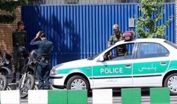 İran'da polise silahlı saldırı: 5 ölü
