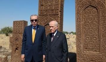 Cumhurbaşkanı Erdoğan, Selçuklu Meydan Mezarlığı'nı ziyaret etti