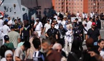 TEKNOFEST Mavi Vatan'da Zafer Bayramı coşkusu: Vatandaşlar TCG Anadolu'ya akın etti