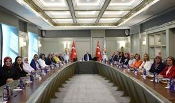 Cumhurbaşkanı Erdoğan AK Partili kadın belediye başkanlarını kabul etti