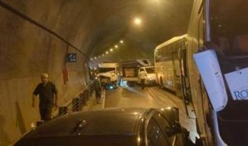 Antalya'da zincirleme trafik kazasında 10 kişi yaralandı