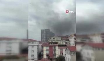 Küçükçekmece'de bina yangını!