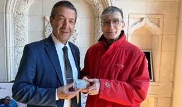 KKTC Dışişleri Bakanı Ertuğruloğlu, bilim insanı Aziz Sancar'a KKTC kimliğini takdim etti