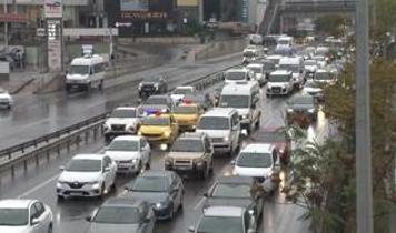 İstanbul'da trafik kilit: Sağanak yağış sonrası yoğunluk oluştu