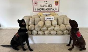 Van Başkale'de 106 kilo 800 gram uyuşturucu ele geçirildi, bir şüpheli gözaltına alındı