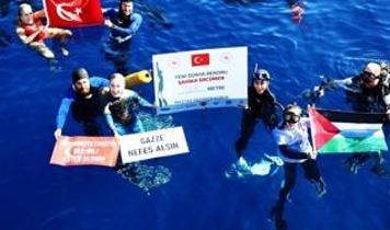 Şahika Ercümen'den anlamlı dalış! Gazze için dünya rekoru kırdı