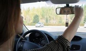 Esenler'de boşanma krizi: Araca takip cihazı taktıran koca gözaltına alındı