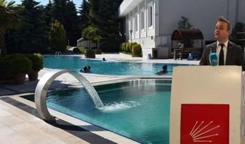 Fatura skandalıyla adını duyuran CHP'li başkandan lüks otel çıkarması! ''Ekonomi kötü'' şovu yalan oldu