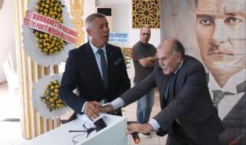 Sesler yükseldi, kürsü devrildi! İYİ Partililer kongrede birbirine girdi