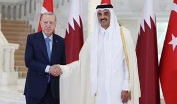 Cumhurbaşkanı Erdoğan Katar'da! İki ülke arasında imzalar atıldı
