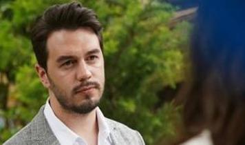 Sette işaret parmağını kırdı