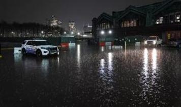 Sağanak New York'u vurdu: Evleri su bastı, 2 ölü