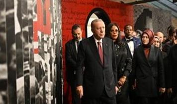 Cumhurbaşkanı Erdoğan ''Yankılar'' sergisinde