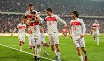Türkiye hata yapmadı! Millilerimiz play-off biletini garantiledi