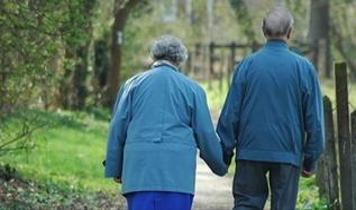 Yaşlanma sürecinde vücutta meydana gelen değişiklikler nelerdir?