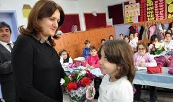 Öğretmenlere trende yüzde 50 indirim