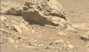 İnanılmaz keşif! NASA'nın gezgini Mars'ta uzaydan gelen taşı tespit etti