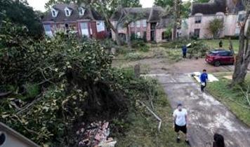 ABD'de kasırga binlerce kişiyi elektriksiz bıraktı