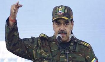 Maduro, ABD askeri yığınağına karşı Venezuela'nın savunmasını güçlendiriyor