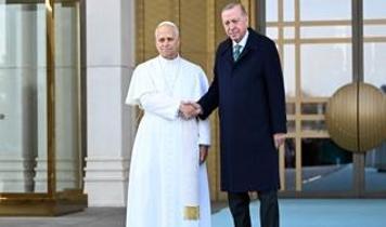 Papa 14. Leo Türkiye'de... Başkan Erdoğan resmi törenle karşıladı