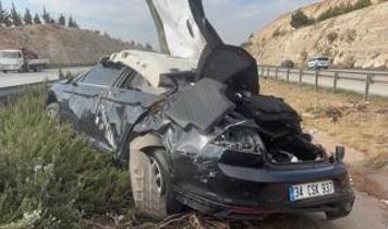 Kontrolden çıkan otomobil taklalar atarak refüje uçtu: 1 ölü, 4 yaralı