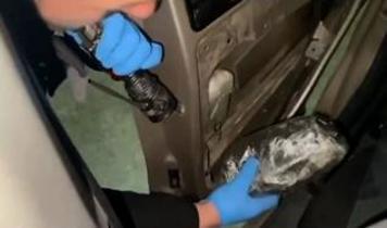 Bolu'da narkotik operasyonu: Otomobilden 3,8 kilo uyuşturucu çıktı