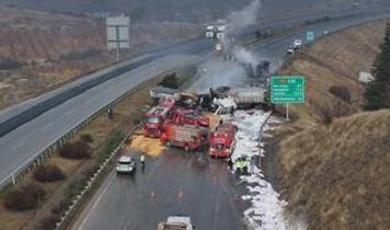 TAG Otoyolu'nda zincirleme kaza: 3 tır çarpıştı, yangın çıktı! Yol trafiğe kapandı