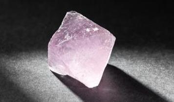 Güney Afrika'da bulunan 108 karatlık pembe elmas dünya piyasasını sarsıyor