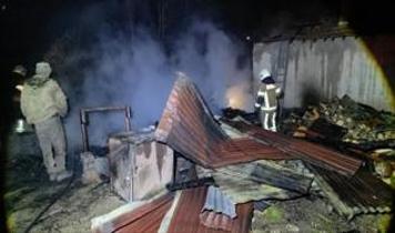 Bursa'da iki katlı evde çıkan yangın söndürüldü