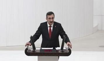 "Kadınlara haksızlık ediyorsunuz" diyerek çizgi çekti: Küreselci ve oryantalist bakış açısı