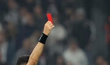 Fenerbahçe-Beşiktaş derbileri... Hakemlerin gösterdiği kartların sayısı dikkati çekti