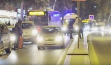 Sürücülerden ambulans duyarlılığı! Kaldırıma çıkarak yol verdiler