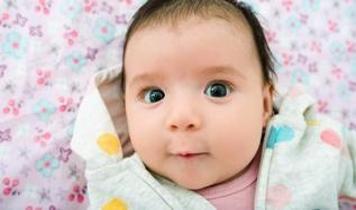 İtalya'nın terk edilmiş kasabasında 30 yıl sonra ilk çocuk doğdu