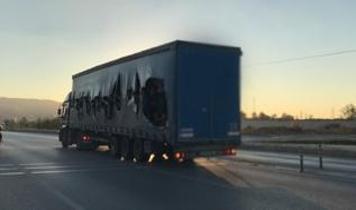 Tırın dorsesinde Afganistan uyruklu 23 düzensiz göçmen çıktı