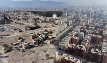 Tüm mahalle yerle bir olmuştu... Asrın felaketinden sonra ışıklar yeniden yandı