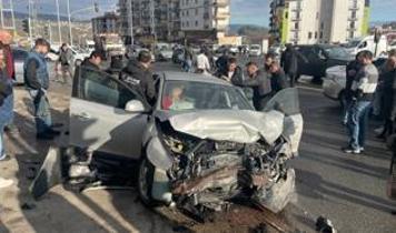 Zonguldak'ta iki otomobilin çarpıştığı kazada 7 kişi yaralandı