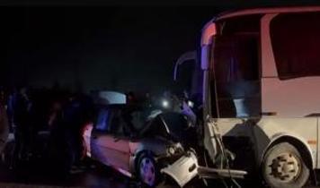 Balıkesir'de feci kaza: 1 kişi hayatını kaybetti 13 yaralı