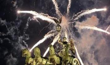 Havai fişek kabusu! Almanya'da iki kişi öldü, birçok kişi parmak kopması şikayetiyle hastanelere koştu