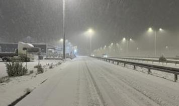 İstanbul'da kar yağışı hayatı olumsuz etkiledi