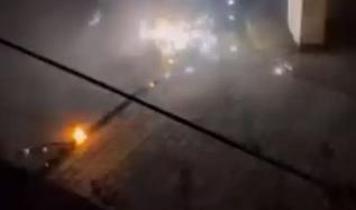 Arnavutköy'de patlama paniği: Elektrik kabloları araçlara zarar verdi