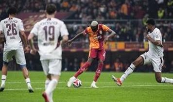 Galatasaray-Trabzonspor mücadelesi... Süper Kupa yarı final maçında büyük heyecan!