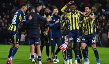 Süper Kupa finalinde derbi heyecanı! Fenerbahçe, Samsunspor engelini aştı