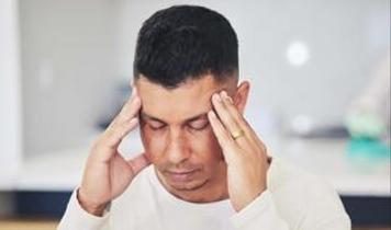 Başınız ağrıyorsa dikkat edin! Beyin tümörü belirtileri sıralandı