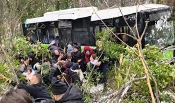 Kocaeli'de yolcu otobüsü şarampole yuvarlandı