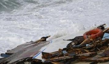 Akdeniz'de düzensiz göçmen dramı: Batan teknede 50 kişi hayatını kaybetti